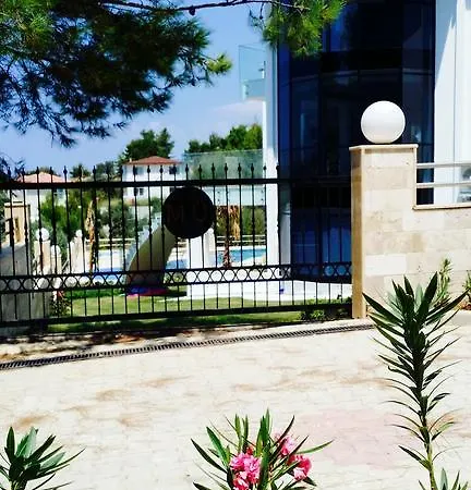 Yalcin Vila Kusadası