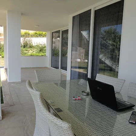 Yalcin * Kusadası